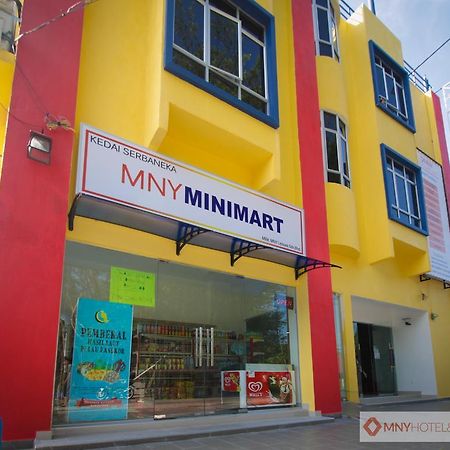 Mny Hotel & Resort Kampung Teluk Nipah Exteriör bild