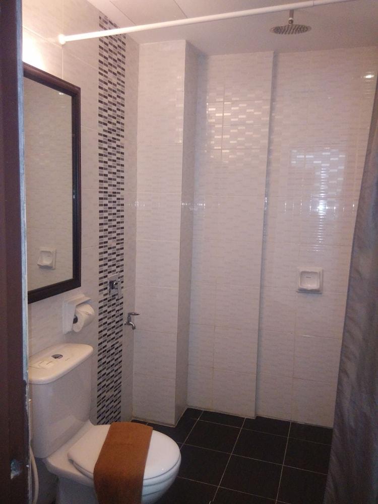 Mny Hotel & Resort Kampung Teluk Nipah Exteriör bild