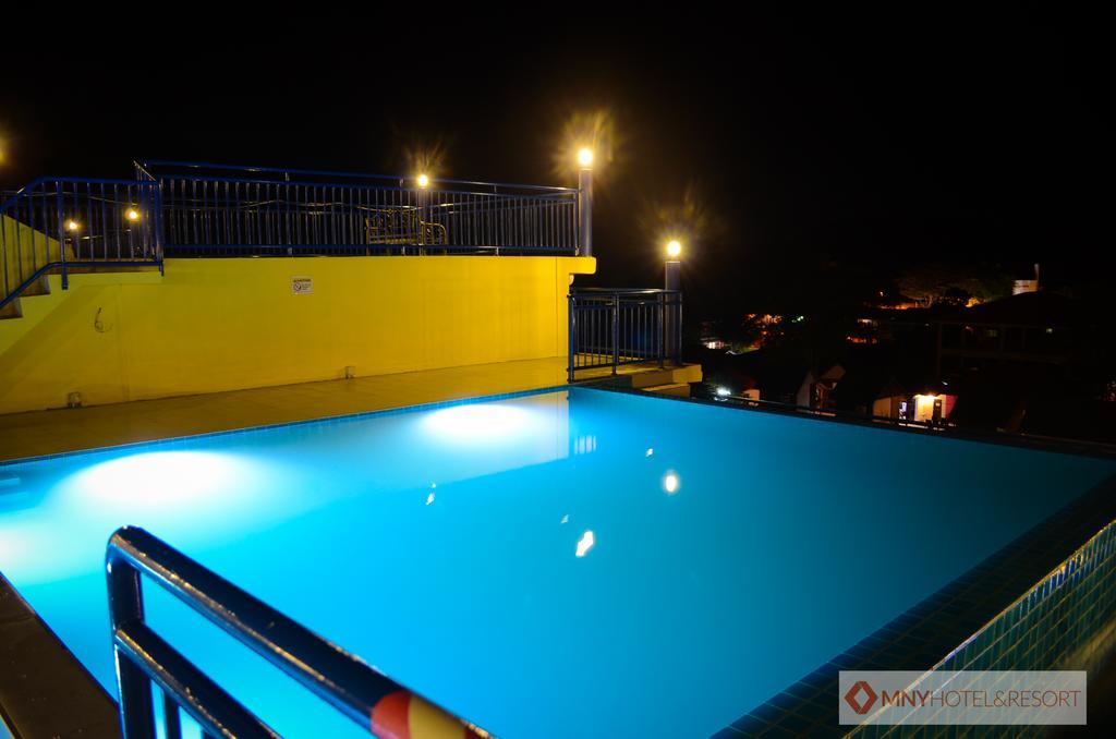 Mny Hotel & Resort Kampung Teluk Nipah Exteriör bild