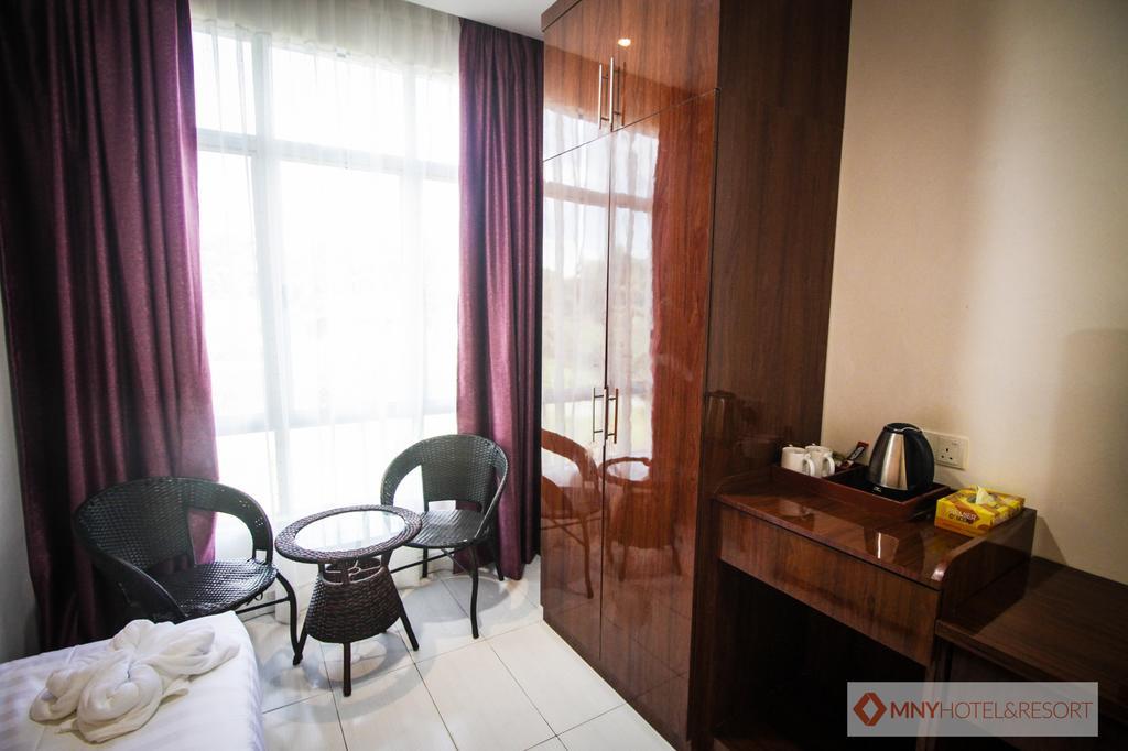 Mny Hotel & Resort Kampung Teluk Nipah Exteriör bild