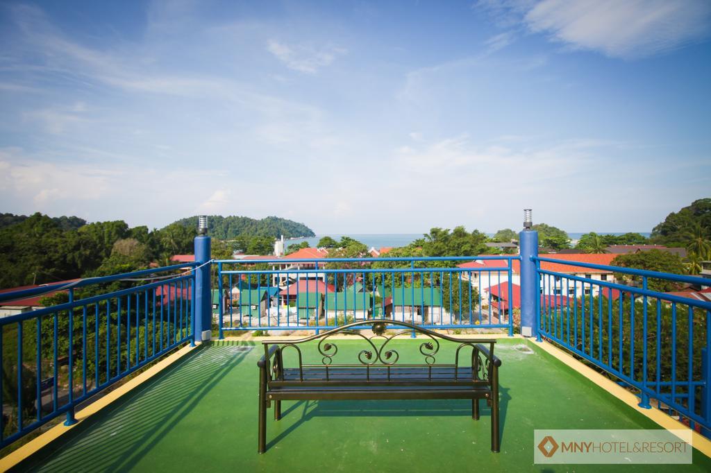 Mny Hotel & Resort Kampung Teluk Nipah Exteriör bild