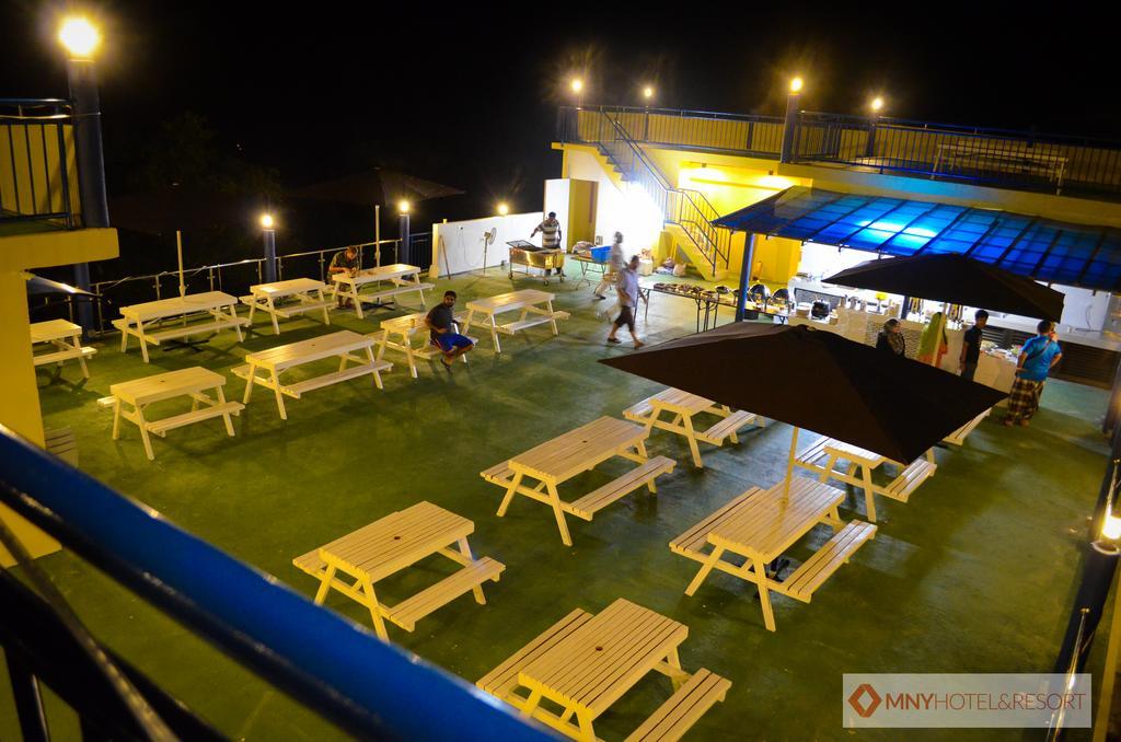 Mny Hotel & Resort Kampung Teluk Nipah Exteriör bild