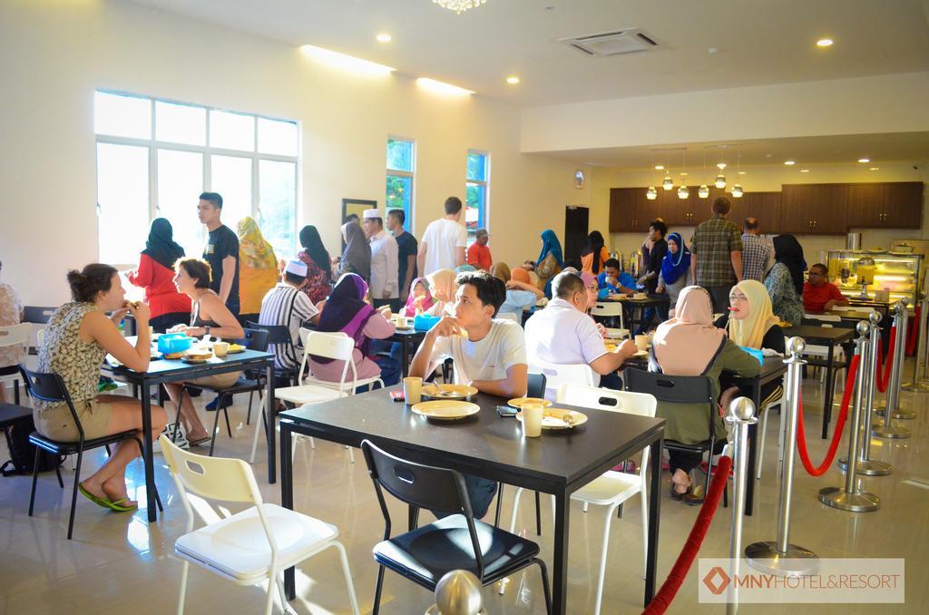 Mny Hotel & Resort Kampung Teluk Nipah Exteriör bild