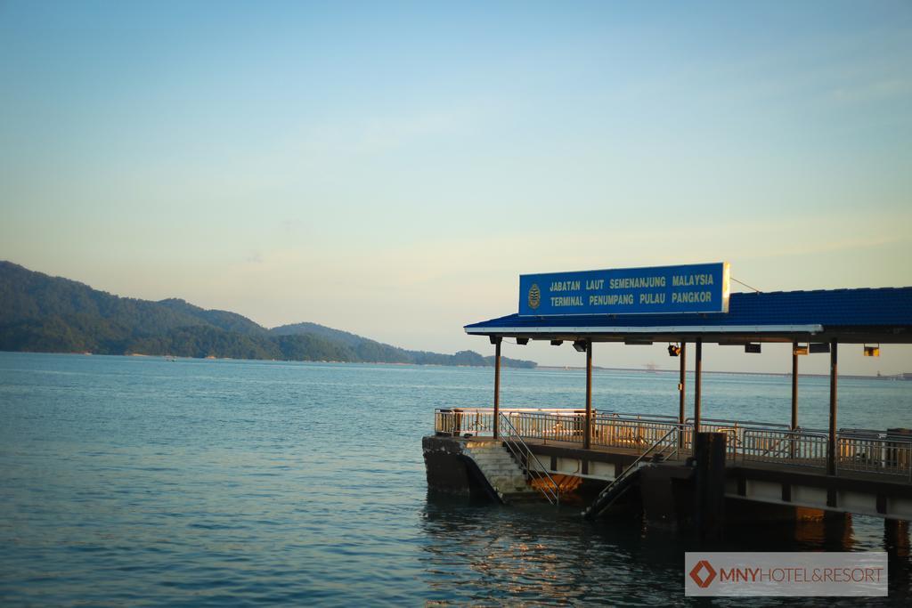 Mny Hotel & Resort Kampung Teluk Nipah Exteriör bild