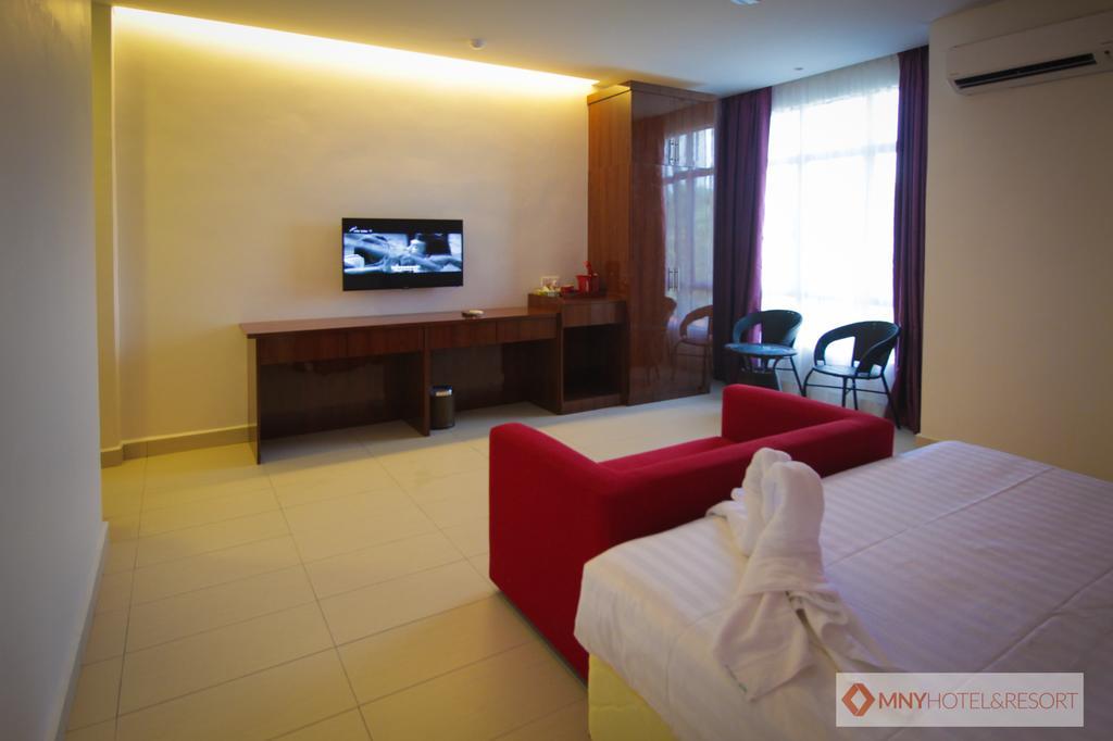 Mny Hotel & Resort Kampung Teluk Nipah Exteriör bild