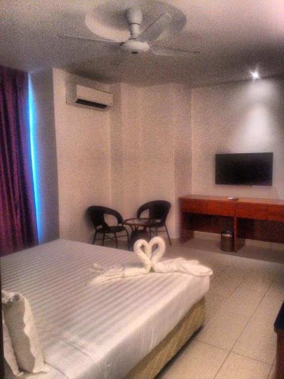 Mny Hotel & Resort Kampung Teluk Nipah Exteriör bild