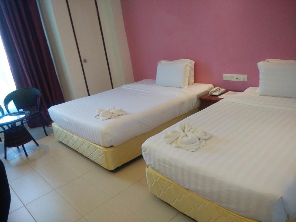 Mny Hotel & Resort Kampung Teluk Nipah Exteriör bild