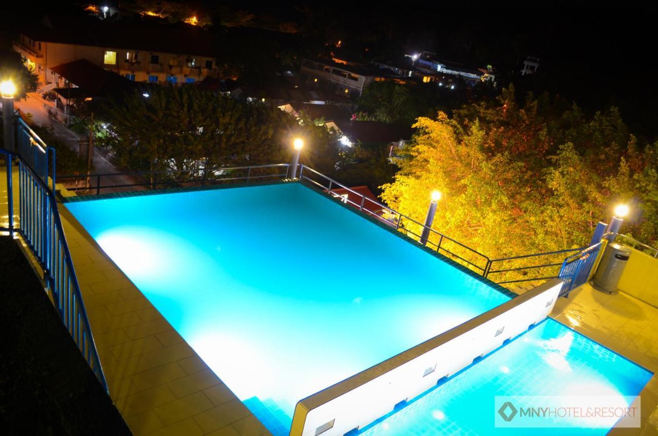 Mny Hotel & Resort Kampung Teluk Nipah Exteriör bild